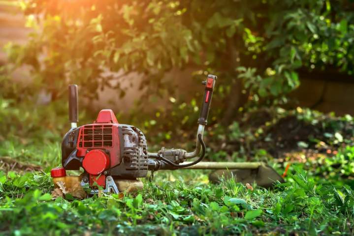 Outillage pour espace vert : broyeurs, tondeuses, débroussailleuses